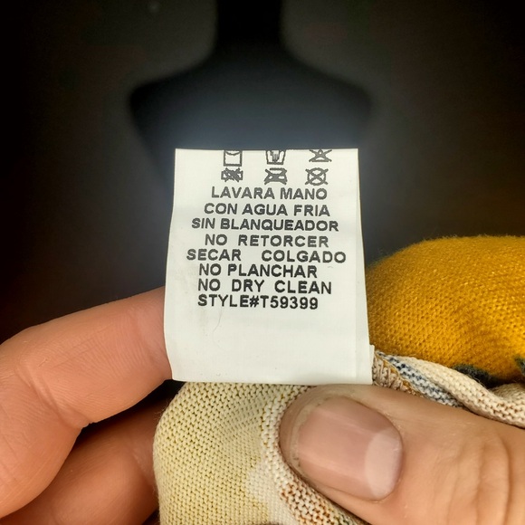 Available By Angela Fashion yellow flower  Size small Ladies Blouse NEW - Picture 5 of 5